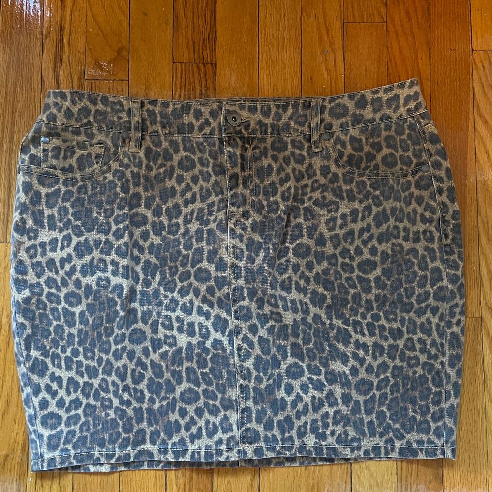 Torrid denim leopard miniskirt with real pockets size 16